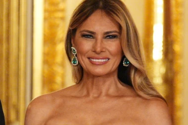 Tijara, čipka i gola ramena: Melania Trump i Kate Middleton zablistale na svečanoj večeri
