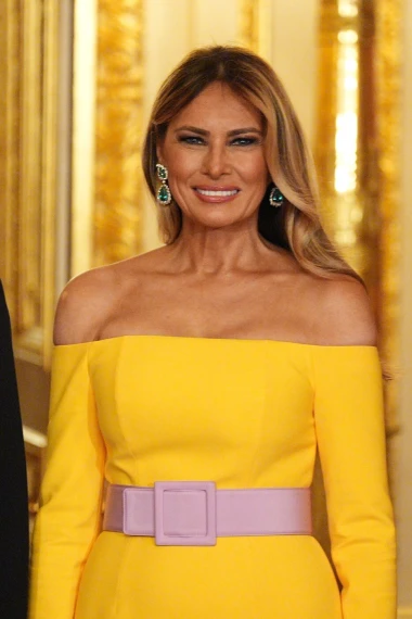 Tijara, čipka i gola ramena: Melania Trump i Kate Middleton zablistale na svečanoj večeri