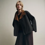 Ovaj Zara baloner je sve što ti treba za stylish jesen, a možeš ga nositi na dva načina