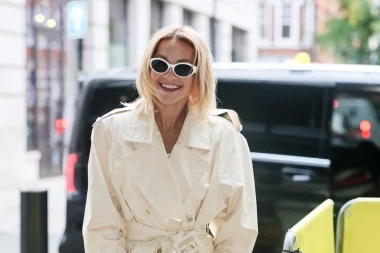 Meri Goldašić, jesi li to ti? Rita Ora u elegantnoj kombinaciji podsjeća na domaću influencericu