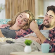 Znanstveno je dokazano: Evo kako filmska večer s partnerom jača vašu vezu
