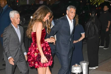 Amal Clooney ukrala show u cvjetnoj mini haljini na premijeri filma u New Yorku