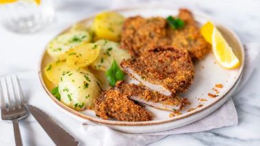 Kad ti se jede domaće, a ne da ti se čistiti: Bečki šnicl i parmigiana gotovi za 20 minuta uz Kotányi Crispy POH