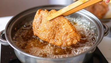 Kad ti se jede domaće, a ne da ti se čistiti: Bečki šnicl i parmigiana gotovi za 20 minuta uz Kotányi Crispy POH