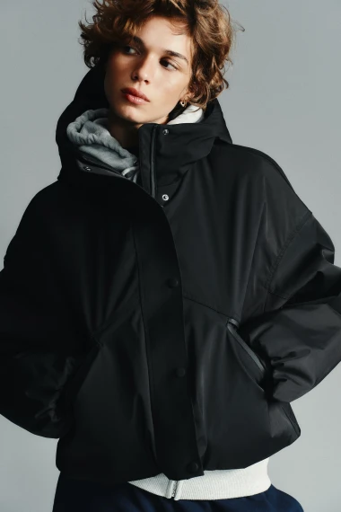 Kišne jakne i kabanice nikad nisu bile tako stylish: Trendi modeli za jesen