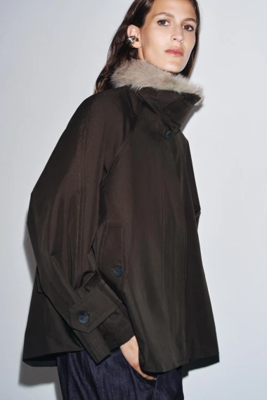 Kišne jakne i kabanice nikad nisu bile tako stylish: Trendi modeli za jesen