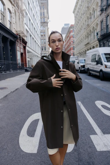 Kišne jakne i kabanice nikad nisu bile tako stylish: Trendi modeli za jesen