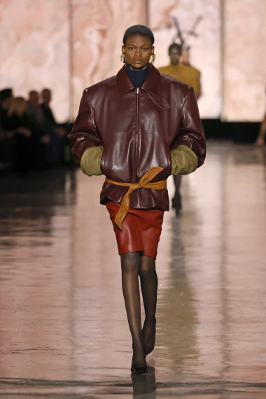 Kako nositi bordo boju ove jeseni - donosimo stylish ideje