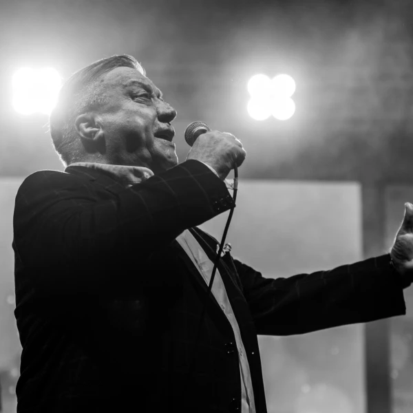 Najljepše pjesme Halida Bešlića uz koje smo ljubili i plakali