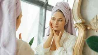 Kako spriječiti isušivanje kože tijekom jeseni? Uz pomoć ovih seruma