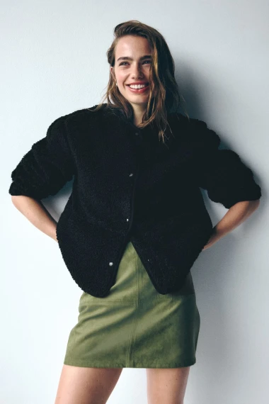 Najslađe i najudobnije: Teddy jakne i kaputi koje želimo u svom ormaru