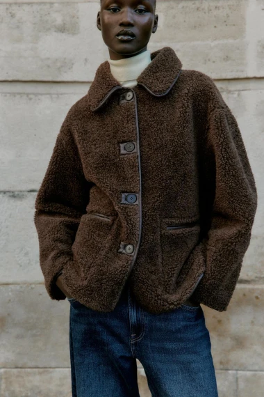 Najslađe i najudobnije: Teddy jakne i kaputi koje želimo u svom ormaru