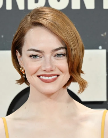 Emma Stone na crvenom tepihu nosila nježnu haljinu i opet potpuno oduševila