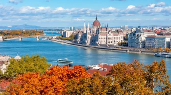 Otkrijte čaroliju jeseni u Budimpešti - od termalnih kupki do skrivenih kafića