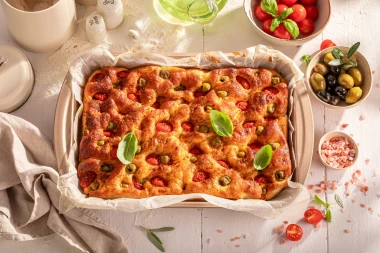 Tri savršena recepta za domaću focacciu – okusi Italije u vašoj kuhinji
