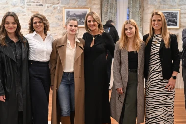 U Sinju ekskluzivno prikazana prva epizoda nove RTL-ove dramske serije 'Divlje pčele'