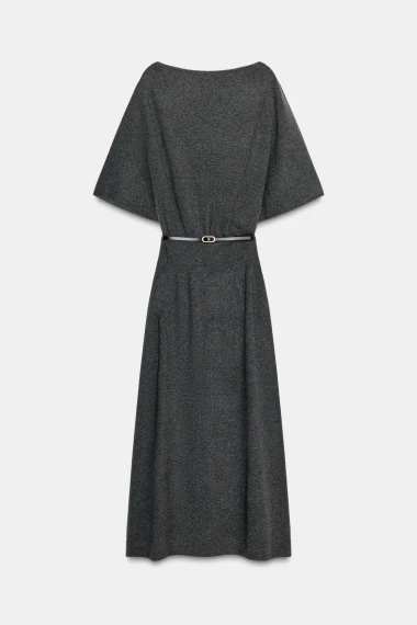Vječna elegancija sive: Must-have komadi za hladnu sezonu