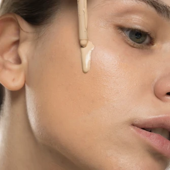 Tvoj omiljeni puder više nije isti? Evo zašto brendovi mijenjaju formule voljenih proizvoda