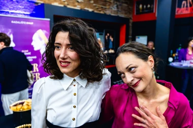 Duhovito, emotivno i bez cenzure: Komedija 'Mater Noster' oduševila publiku na premijeri u Knapu