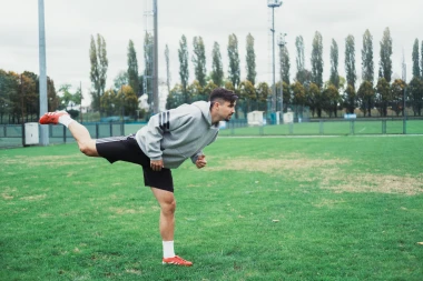 Dnevnik sportaša: Kako živi, jede i uživa zgodni gym trener i nogometaš Karlo