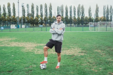 Dnevnik sportaša: Kako živi, jede i uživa zgodni gym trener i nogometaš Karlo