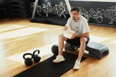 Dnevnik sportaša: Kako živi, jede i uživa zgodni gym trener i nogometaš Karlo