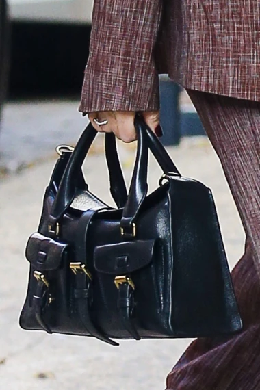 Naomi Watts u top odijelu sezone: Slavna plavuša potvrdila - smeđa je nova crna