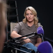 Lipstick mom Petra o odgoju djece u doba ekrana - i zašto su Voyo odabrale mame