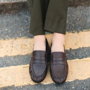 Svestrane i chic: Ove jeseni nosimo mokasinke u smeđim nijansama