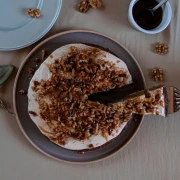 Čarolija s jednim jajetom: Tri neodoljiva jesenska kolača gotova u trenu