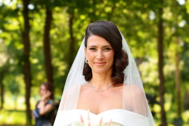 Udale su se Olga i Marta: Pogledajte njihove prekrasne vjenčanice