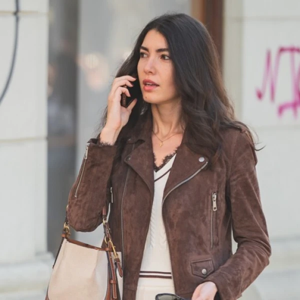 Zagrebačka špica stala – svi su gledali u ovu brinetu u minici i visokim čizmama