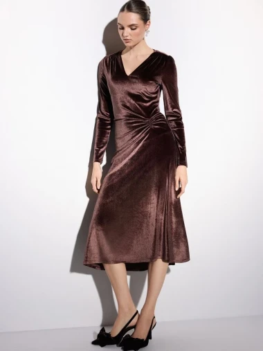 Baršun se vraća u velikom stilu: Mohito otkriva najljepše haljine sezone