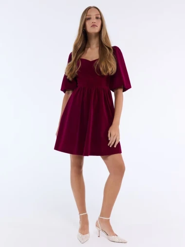 Baršun se vraća u velikom stilu: Mohito otkriva najljepše haljine sezone