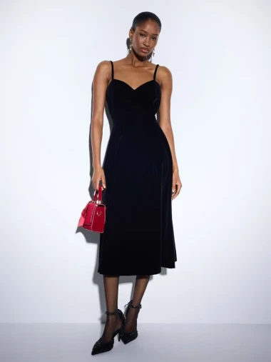 Baršun se vraća u velikom stilu: Mohito otkriva najljepše haljine sezone