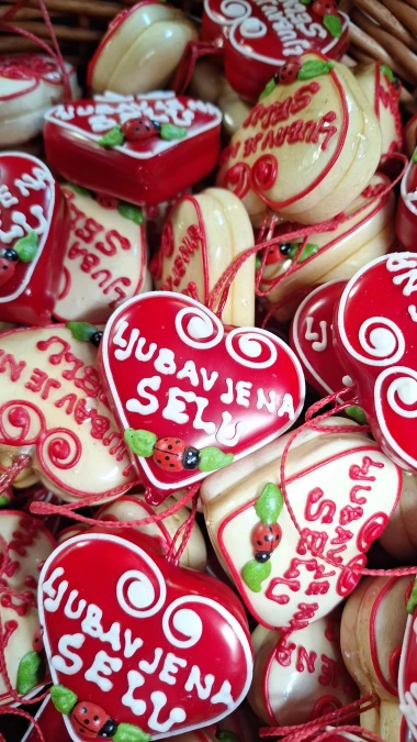 Anita Martinović građanima dijelila licitarska srca, a farmerima će već večeras pisma