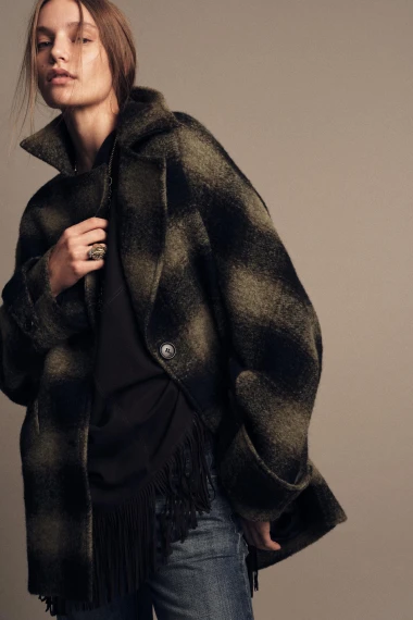 Klasično uz zaokret: Kaputi koji unose vedrinu u zimsku garderobu