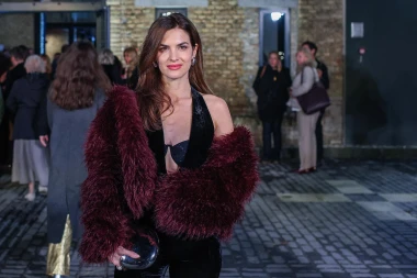 Zvijezda večeri: Arija Rizvić zablistala na svečanom otvorenju HNK2