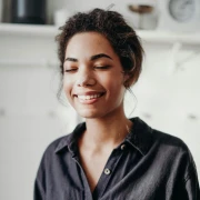 Jesenska njega kože: Vodič za sprječavanje isušivanja i crvenila