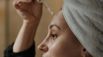 Jesenska njega kože: Vodič za sprječavanje isušivanja i crvenila