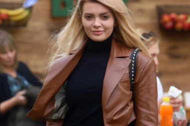 Ella Dvornik objavila kadar iz spavaće sobe s dečkom i poslala važnu poruku: 'Ovako izgleda mir'