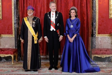 Kraljica Letizia prekrasna tijekom posjeta sultana Omana: Zasjala u dvije kreacije, obje smo već vidjeli