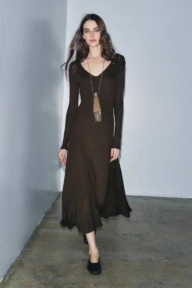 Toplina, tekstura i bezvremenski stil: Najljepše haljine u koje se isplati investirati ove zime