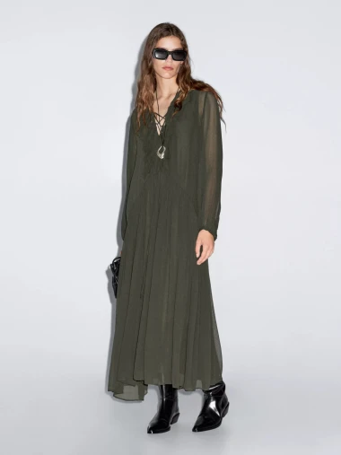 Toplina, tekstura i bezvremenski stil: Najljepše haljine u koje se isplati investirati ove zime