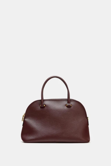 Trend koji ne prolazi: Bordo torbe vladaju zimskim kolekcijama