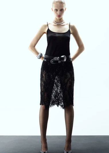 Mango je lansirao party kolekciju za blagdane: Glamur, sloboda i moderna elegancija