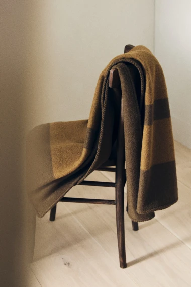 Cozy sezona počinje: Najljepše dekice koje griju i uljepšavaju interijer