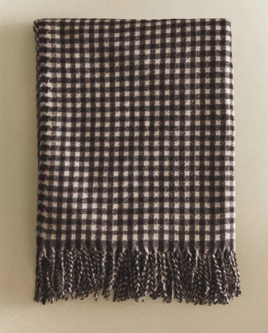 Cozy sezona počinje: Najljepše dekice koje griju i uljepšavaju interijer