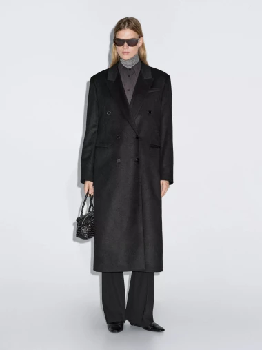 10 savršenih: Crni kaput je bezvremenski klasik koji nikad ne izlazi iz mode