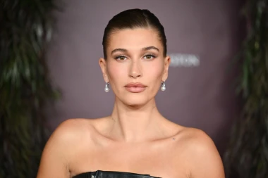 Za njegovane usne: Hailey Bieber lansirala četiri nova proizvoda koja će podići svaki zimski make-up look